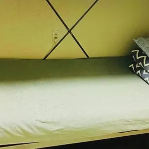 호스텔 럭키, 도쿄